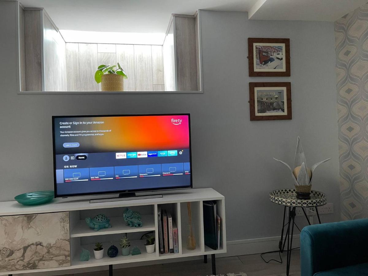 Apartmán Entire 2 Bed Flat With Garden, Located Near Beach Hove Exteriér fotografie
