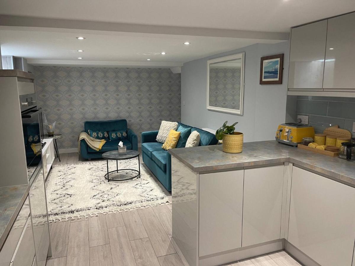 Apartmán Entire 2 Bed Flat With Garden, Located Near Beach Hove Exteriér fotografie