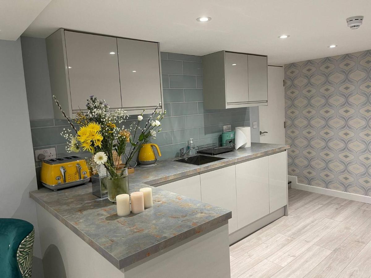 Apartmán Entire 2 Bed Flat With Garden, Located Near Beach Hove Exteriér fotografie