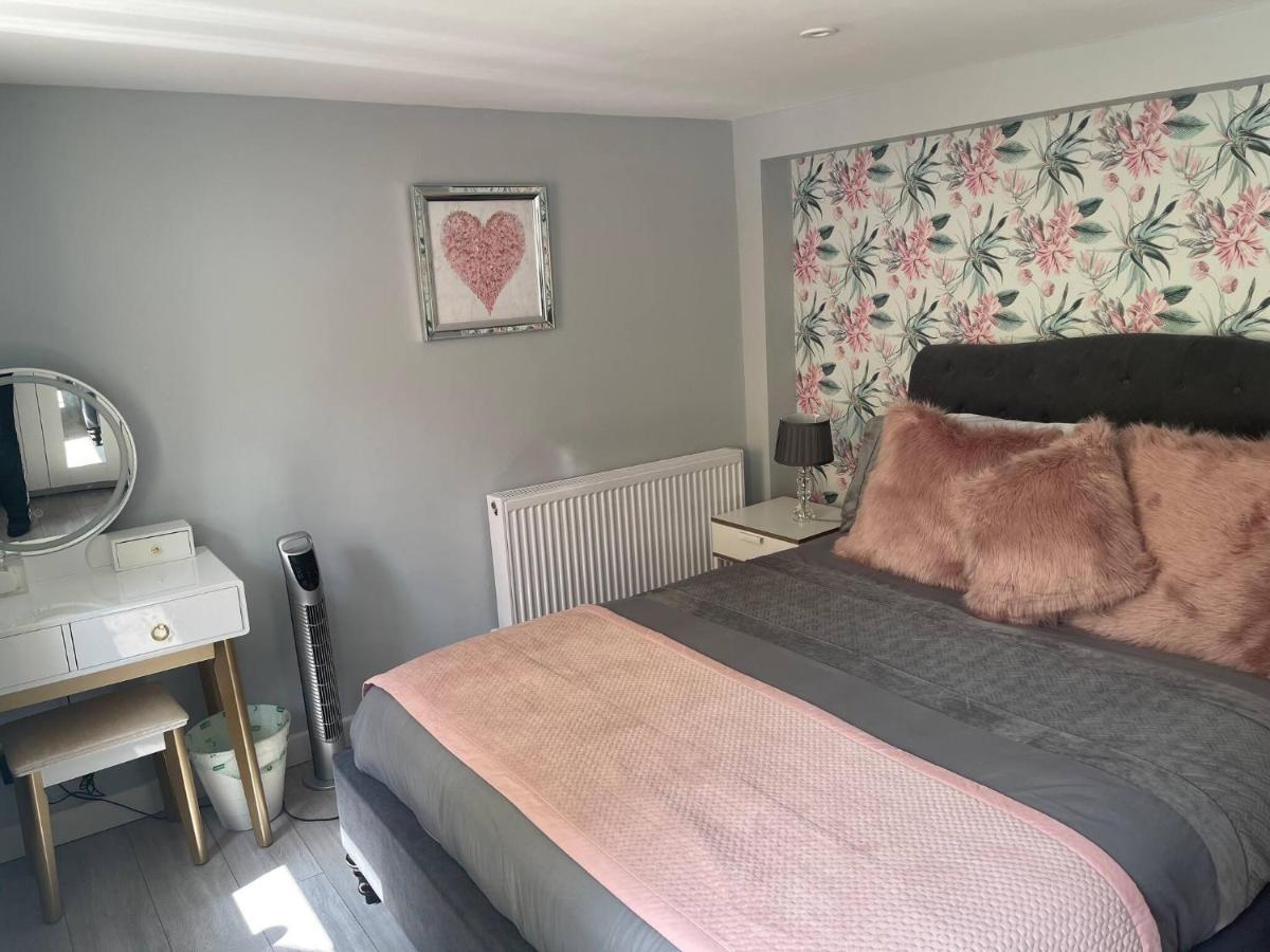 Apartmán Entire 2 Bed Flat With Garden, Located Near Beach Hove Exteriér fotografie