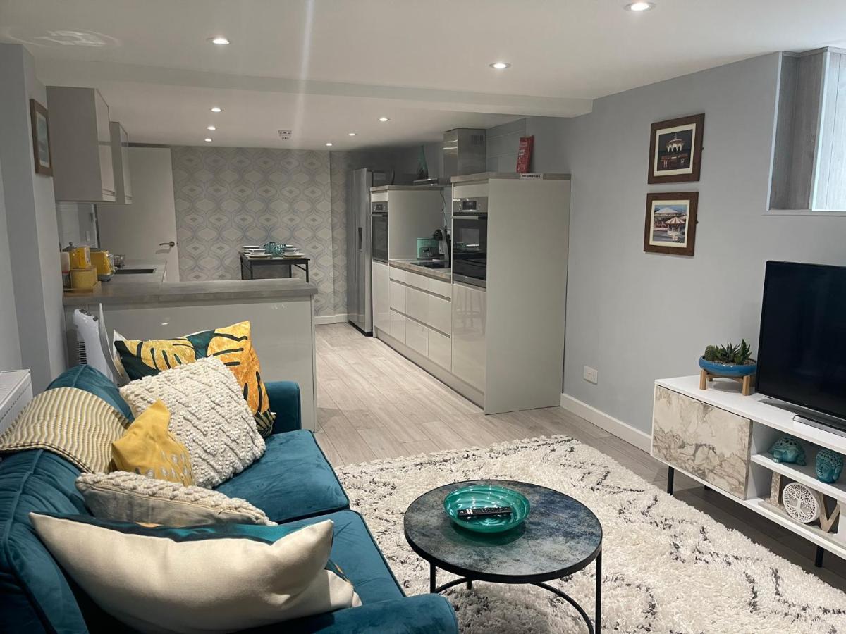 Apartmán Entire 2 Bed Flat With Garden, Located Near Beach Hove Exteriér fotografie